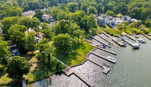Newly-Remodeled Stunning Waterfront Luxury Home w Private Pier in Annapolis, Dog-Friendly