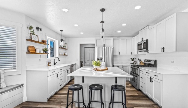 Newly Remodeled Uinta Mountain Town Retreat