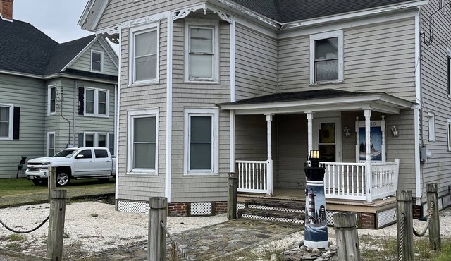 Newly remodeled quiet single-family house by the bay