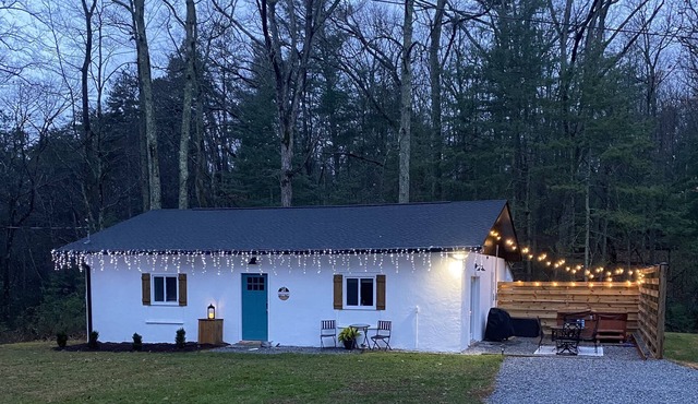 Newly Remodeled Private 2Br/2Ba with Hot tub and Foosball Table