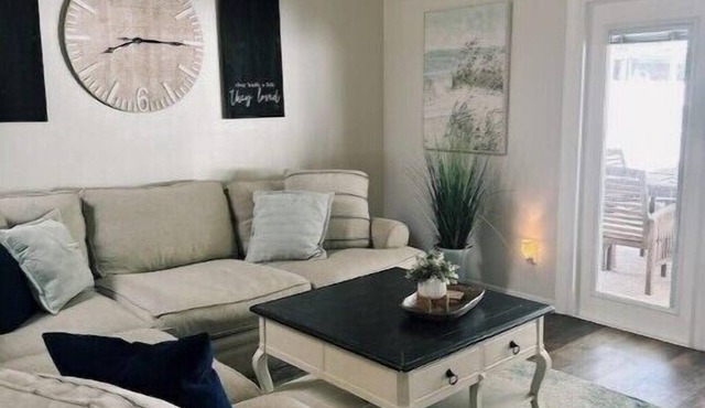 Newly remodeled beach themed home 3BR 2 BA