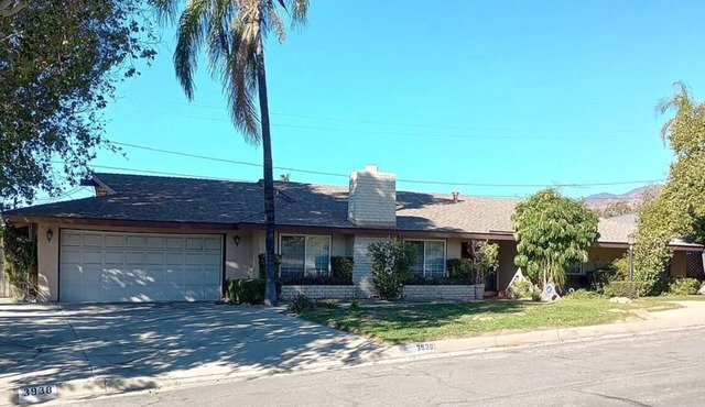 Newly remodeled 4 bedroom home with pool!
