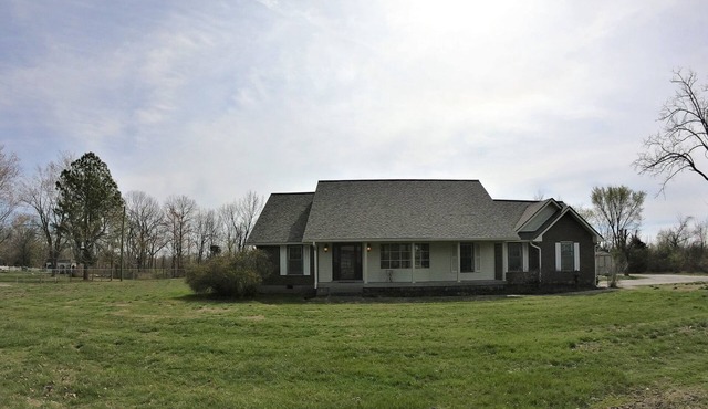 Newly Remodeled. Perfect for Derby and local events.