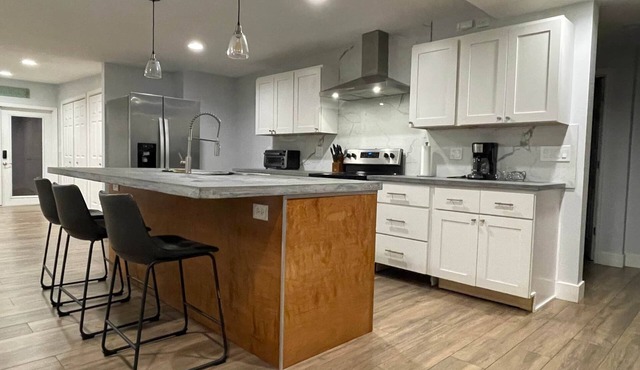 Newly Remodeled 3bd/3bh | 10 mins to the Beach