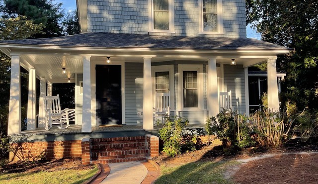 Newly remodeled Downtown Southern Pines Cottage! Walking distance-Must See!