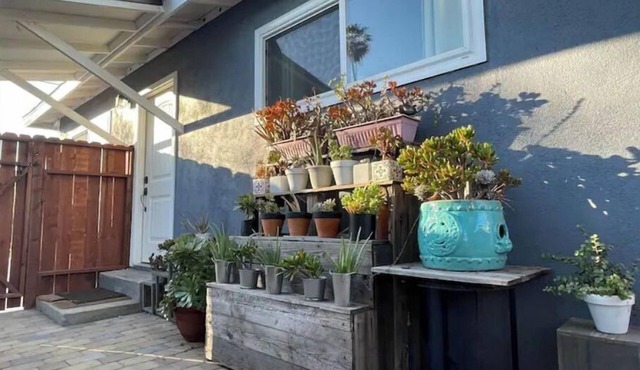 Newly Remodeled Whimsical 2bedroom House-Arcadia