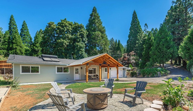 Newly Remodled home walking distance to APPLE HILL + SAUNA