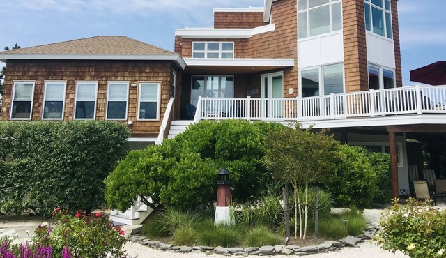 Newly Renovated Beachhouse with POOL as well as Ocean & Bay Views