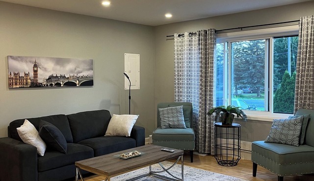 Newly renovated and fully equipped for your stay- Pets welcome!