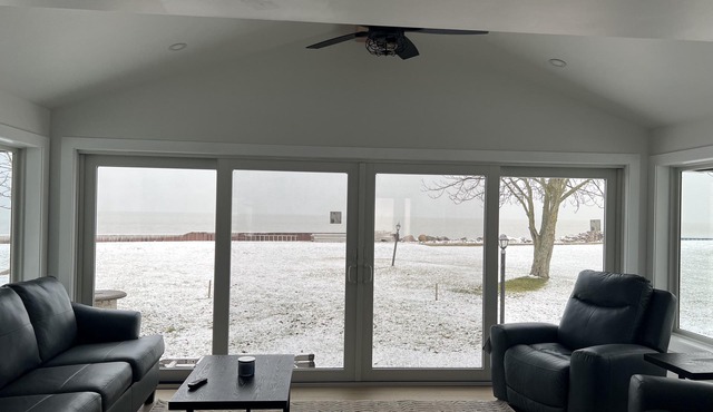 Newly Renovated Waterfront Cottage Lake St. Clair