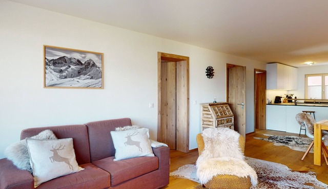 Newly renovated apartment on the 2nd floor (70m2) in Surlej with a balcony and m