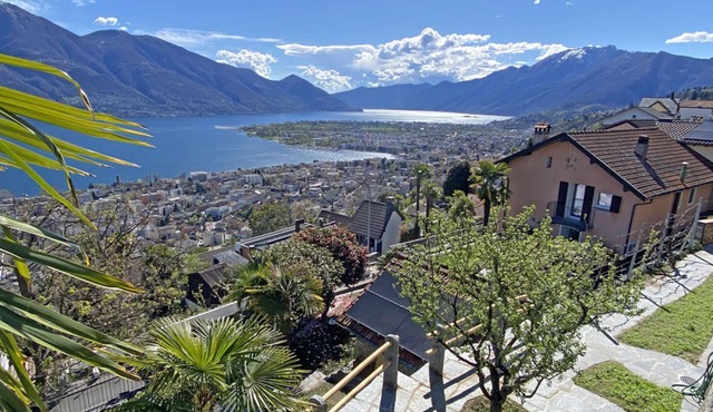 Newly renovated detached house on a sunny slope above Locarno with panoramic views