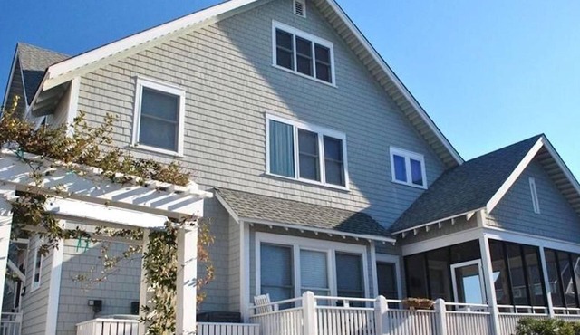 NEWLY RENOVATED! Welcome to Surf's Up! OCEANFRONT, Sleeps 10.