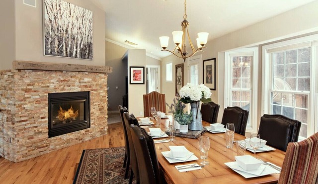 Newly Renovated Mountain Home Near Downtown Pools!