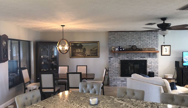 NEWLY RENOVATED HOME ON LITTLE SANTA FE, FLEXIBLE CANCELLATION POLICY