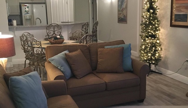 Newly renovated. Reserved Park steps from beach, 2 KING Masters+Bunk, 5th Floor