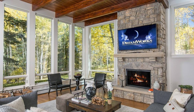 Newly Renovated/Redecorated 5 BR/5 BA Heart of Snowmass Village -Easy Ski Access