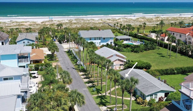 Newly Renovated 1 Bedroom + Office/Den Cottage on Oceanfront Property with Pool Access - St. Augustine Beach
