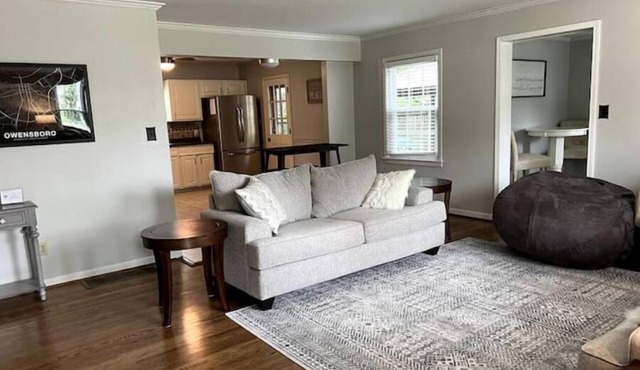 Newly renovated- 2.5 mi to Downtown Riverfront