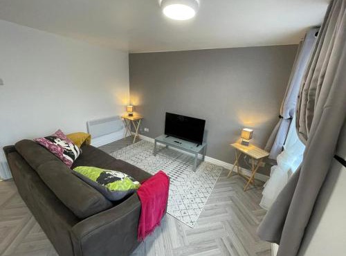 Newly renovated 2 bed apartment