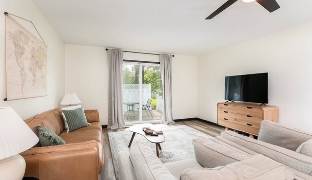 Newly renovated 2 bedroom townhome in charming Manteno.