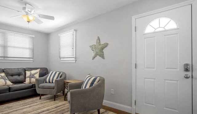 Newly renovated 2 bedroom conveniently located in the downtown of Avalon
