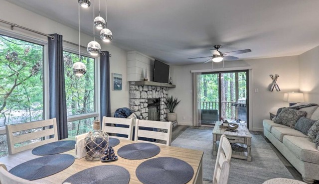 Newly Renovated 2-Bedroom Condo at Beautiful Lake Ouachita-Mountain Harbor