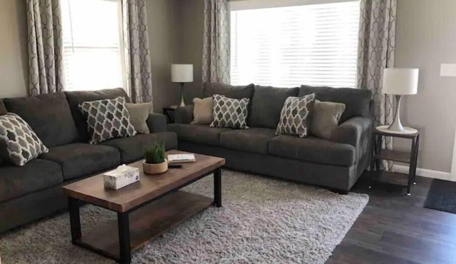 Newly Renovated, 2 King Beds, 2 Baths, Office