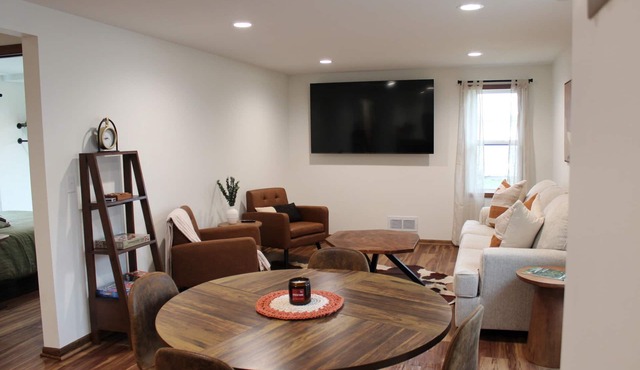 Newly Renovated 2-bedroom apartment in Downtown Saint Charles