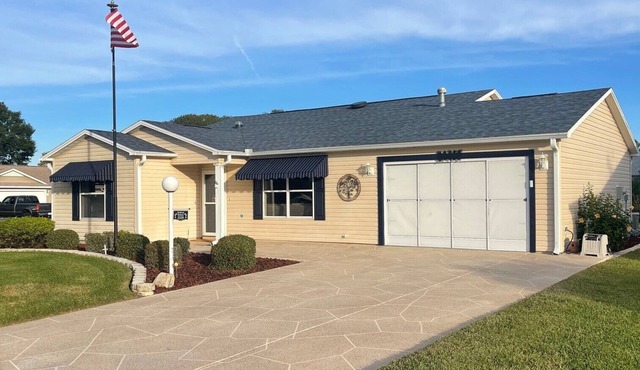 Newly Renovated 2BR/2BA + Golf Cart, WiFi & Streaming!