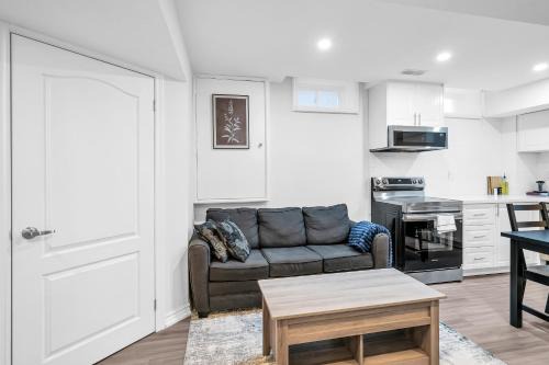 Newly Renovated 2BR Basement Suite, Private Entry