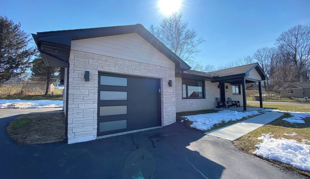 Newly Renovated 2BR House Just Minutes from Shows, Outlets, Events, and Shopping