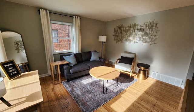 Newly Renovated 2BR Apartment - Short Walk to Hospital and Business District