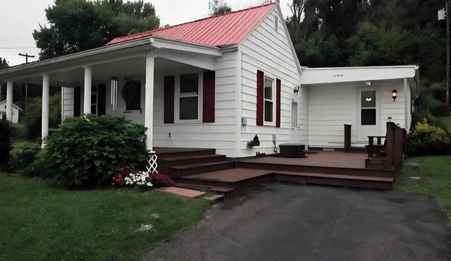 Newly renovated 3-bedroom house right across the road from the Ohio River