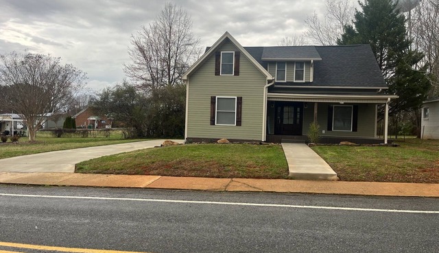 Newly renovated 3-bedroom house in Boonville, NC.