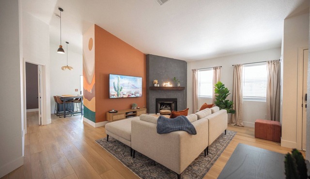 Newly renovated 3-bed Desert Summerlin home with AC, WiFi, near Red Rock