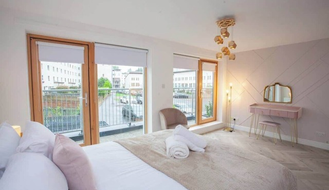 Newly Renovated 3 Bedroom Modern House