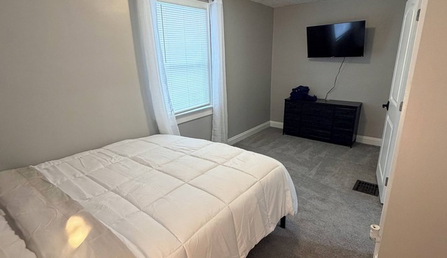 Newly Renovated 3-bedroom Home near Down Town Columbus