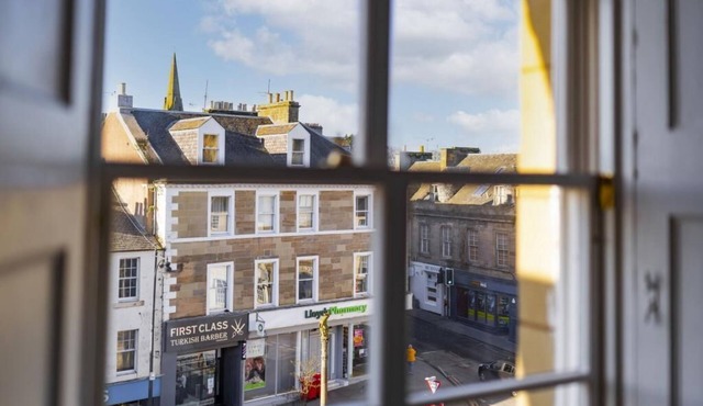Newly renovated 3-bedroom townhouse in Cupar town centre