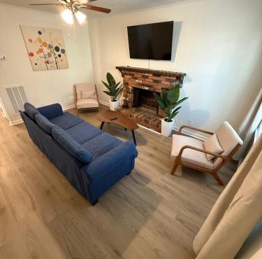 Newly Renovated 3 Bedroom House in Lakewood!