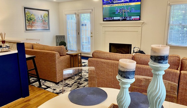 NEWLY RENOVATED, 3 blocks from AU, Game Day House “Caddy’s Shack”