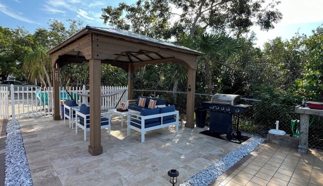 NEWLY RENOVATED 3/2 WITH POOL AND CANAL ACCESS!