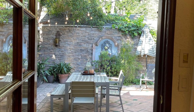 Newly renovated 3-bedroom house in vibrant West Hollywood