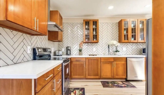 Newly Renovated 3bd/2 ba