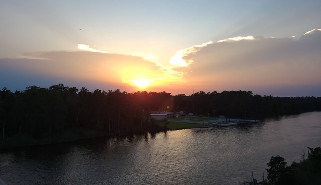 Newly Renovated 3bed/2bath Pet Friendly Home on Goose Creek Island