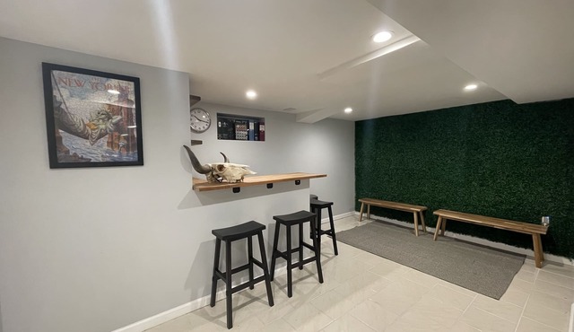 Newly renovated 3BR/2BA home - 10 mins from EWR