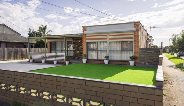 Newly Renovated 3BR Home | Heart of Werribee | Family Friendly I Walk to Dining, Parks & Station