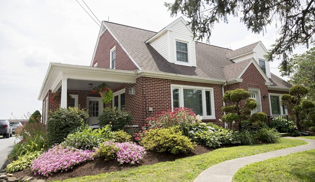 Newly Renovated 3br House In The Heart Of Amish Country