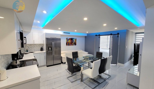 NEWLY RENOVATED! 4 Bed 3 Bath Bachelorette Beach Pad w/Stunning Views 2 Pools! - 903