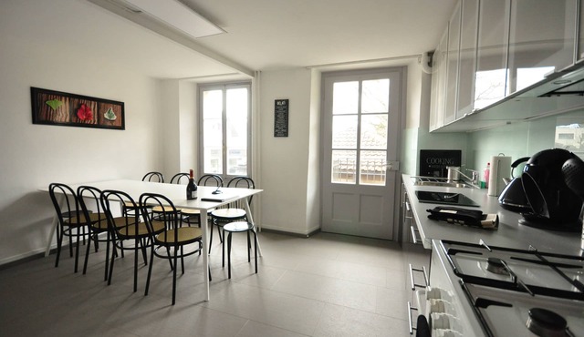 Newly Renovated 4 bedroom apartment. 3 mins to Interlaken. Sleeps 12. Balcony